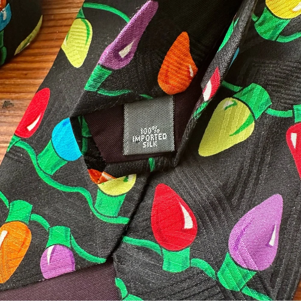 Vintage 90s Croft & Barrow string lights necktie